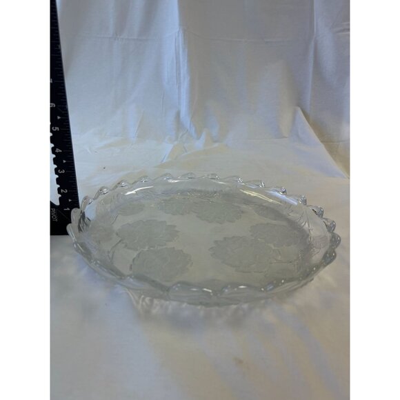 Vintage Clear Glass Pie Plate With Floral Etched Design & Scalloped Edges - Picture 2 of 2